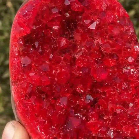 1pc Stunning Claret Geode Cluster - Sparkling Crystal Decoration, Elegant Rough Stone For Home And Office, Unique Geological Gift Idea, Home Decor Embellishment | Crystal Cluster, Valentine'S Day Gift, Crystal Gift For Parent